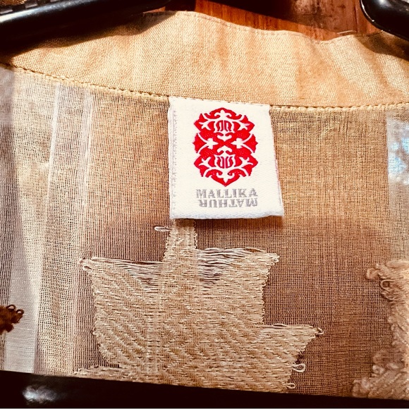 Gold organza jacket by designer Mallika Mathur with butas in size 14 - Picture 6 of 6